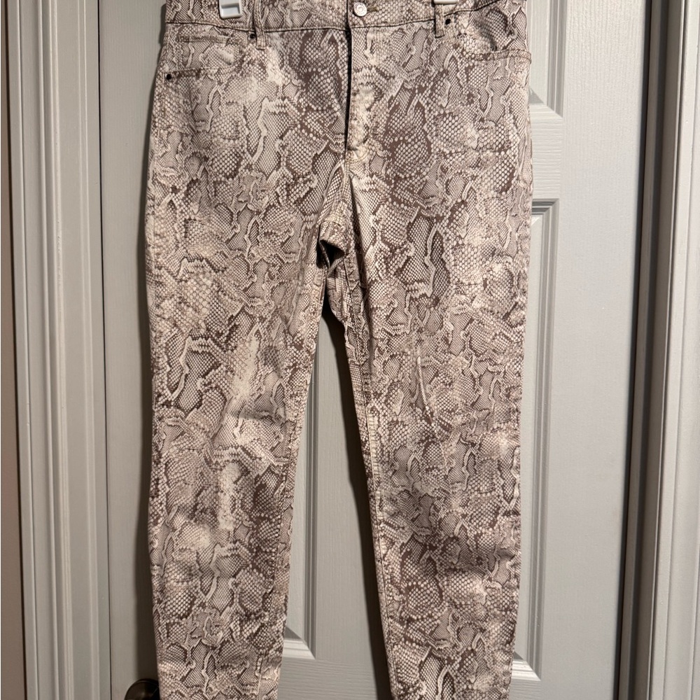 Straight Leg Women's Jeans in Beige Snake Print